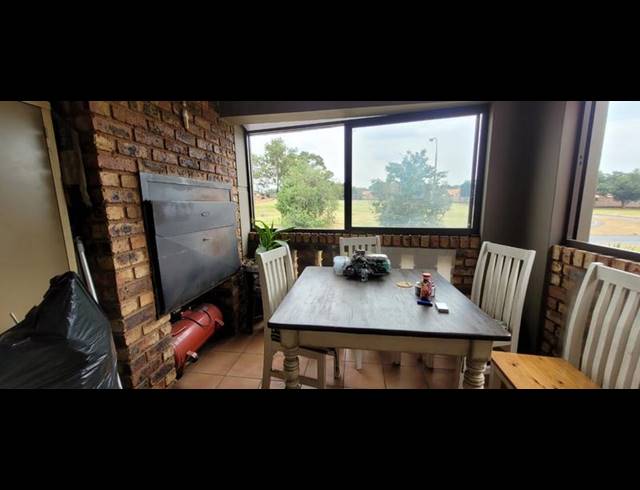 2 BEDROOM TOWNHOUSE FOR SALE IN FLORENTIA